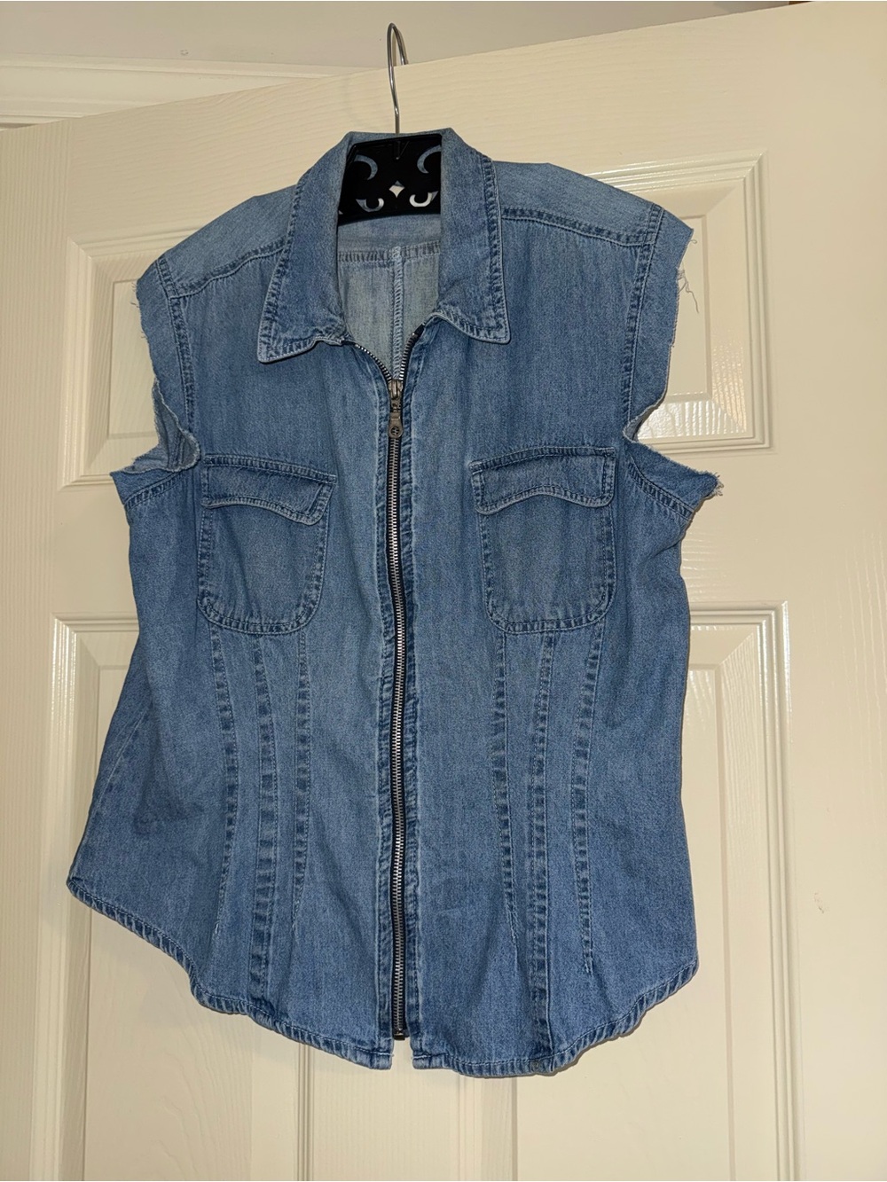 bill blass Light Blue Denim Zip-Front Sleeveless Jeans Vest